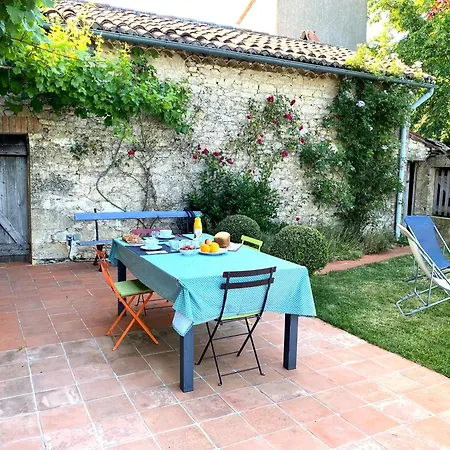 Dhotes Au Pigeonnier فندق مبيت وإفطار 3*