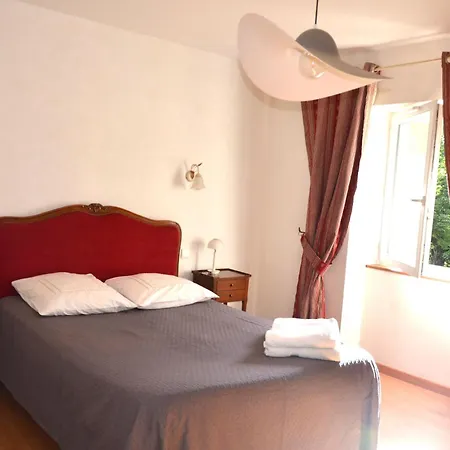فندق مبيت وإفطار Dhotes Au Pigeonnier 3*